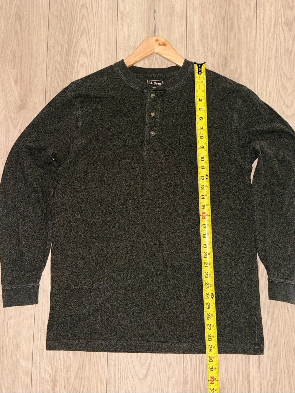 LL Bean Mens M Tall Carefree Unshrinkable Tee Traditional Fit L-Sleeve Henley
